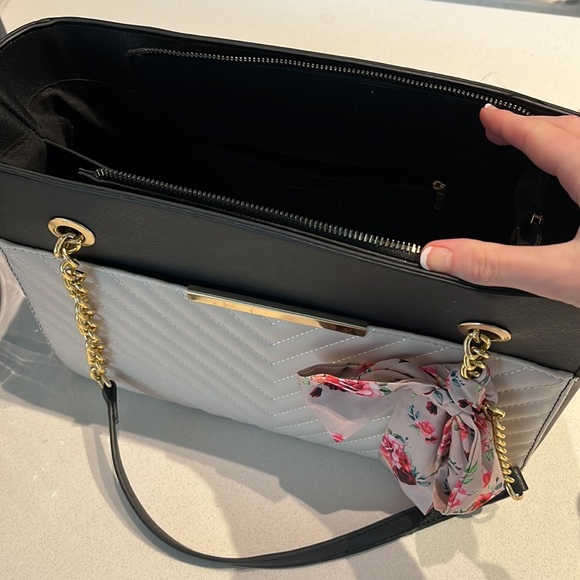 Tote - Picture 2 of 5